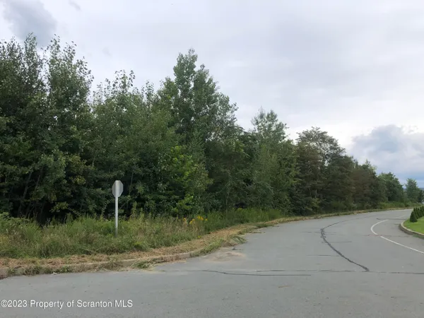 $65,000 | 511 Poppy Drive, Pittston, PA 18641