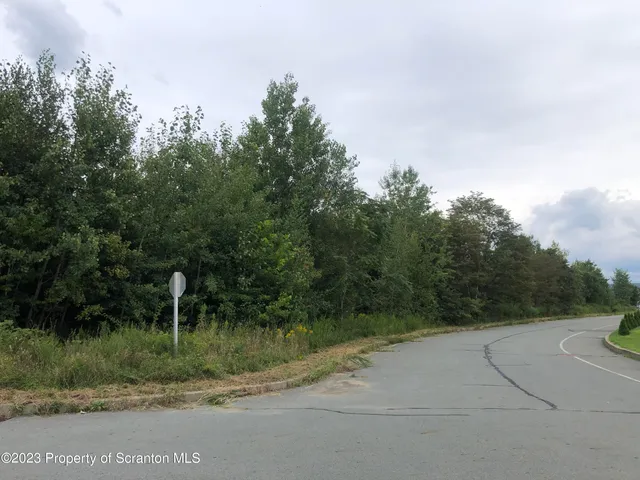 $65,000 | 511 Poppy Drive, Pittston, PA 18641