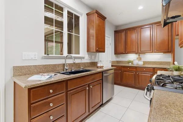 $674,500 | 349 West Las Brisas Drive, Mountain House, CA 95391