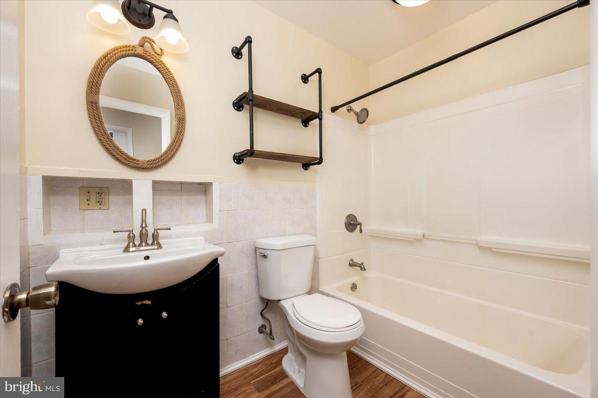 1848 Ridgewick Road Glen Burnie, MD 21061 - Photo 19 of 36 Hall Bath