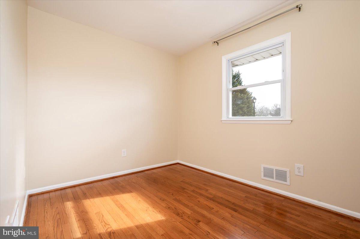 1848 Ridgewick Road Glen Burnie, MD 21061 - Photo 20 of 36 Bedroom 2