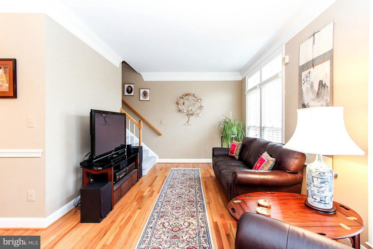 1364 Sundial Drive Reston, VA 20194 - Photo 16 of 30 Living Room