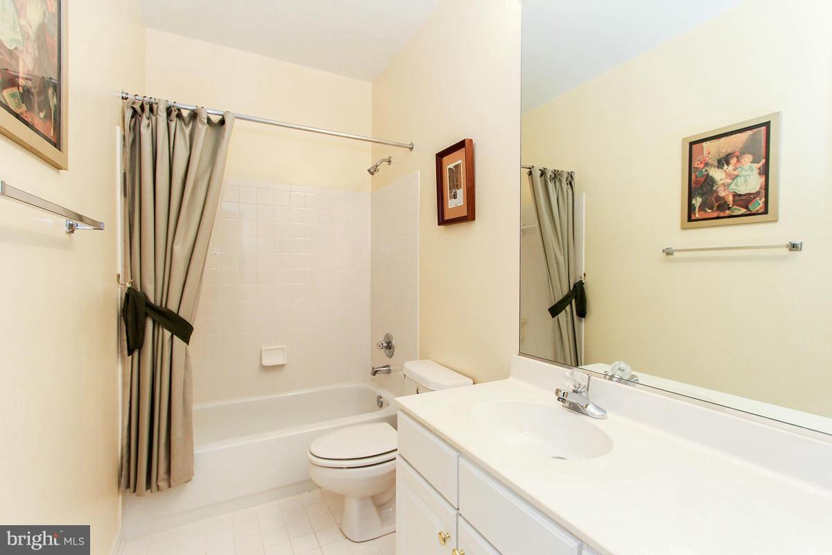 1364 Sundial Drive Reston, VA 20194 - Photo 27 of 30 Bath