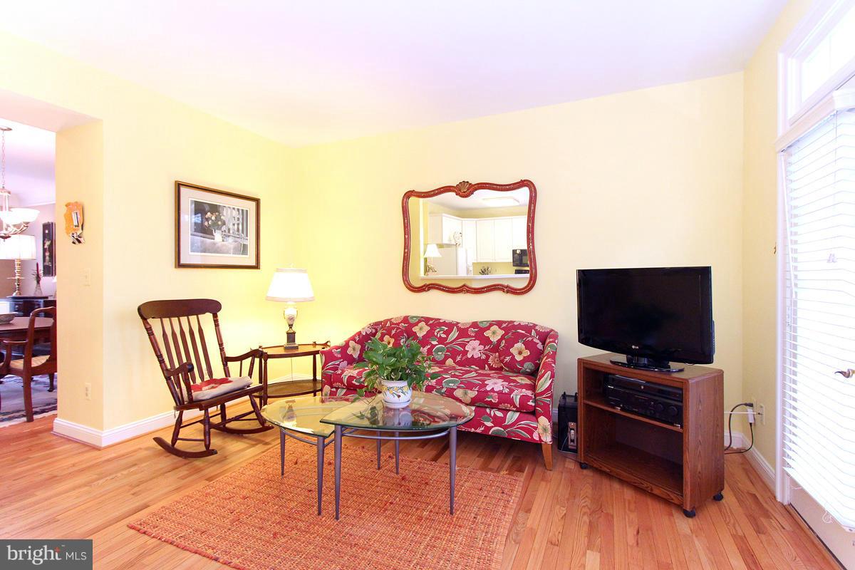 1364 Sundial Drive Reston, VA 20194 - Photo 6 of 30 Family Room