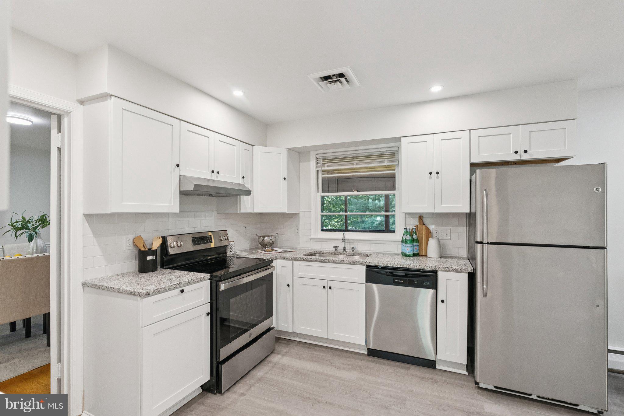 111 Marine Terrace Silver Spring, MD 20905 - Photo 13 of 40