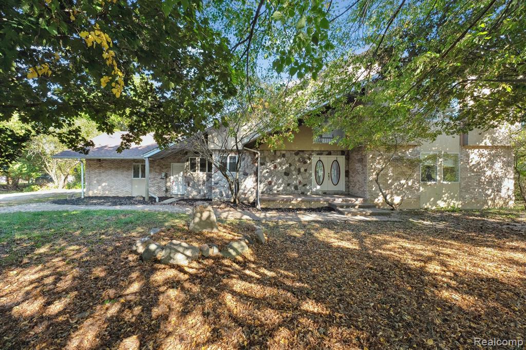 1792 Tooley Road Howell, MI 48843 - Photo 1 of 47