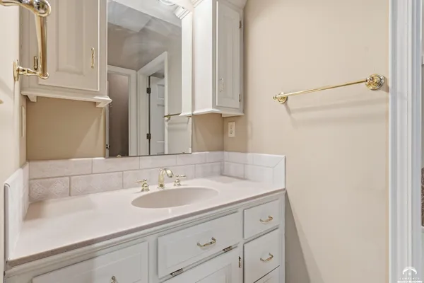 $799,900 | 1604 Bob White Drive, Lawrence, KS 66047