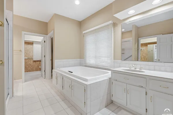 $799,900 | 1604 Bob White Drive, Lawrence, KS 66047