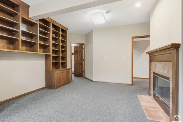 $799,900 | 1604 Bob White Drive, Lawrence, KS 66047