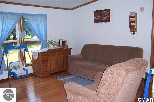 2706 East Beaverton Road Clare, MI 48617 - Photo 9 of 14 1769156-8.JPG