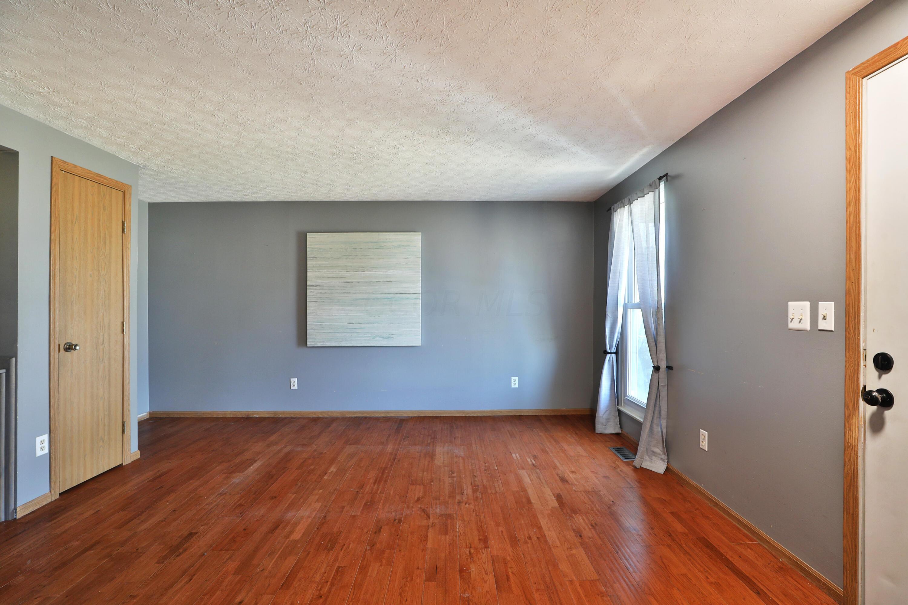 626 South Murray Hill Road Columbus, OH 43228 - Photo 8 of 33 626-S-MurrayHill-05