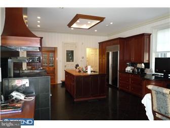 75 Crestline Road Wayne, PA 19087 - Photo 8 of 12 Kitchen