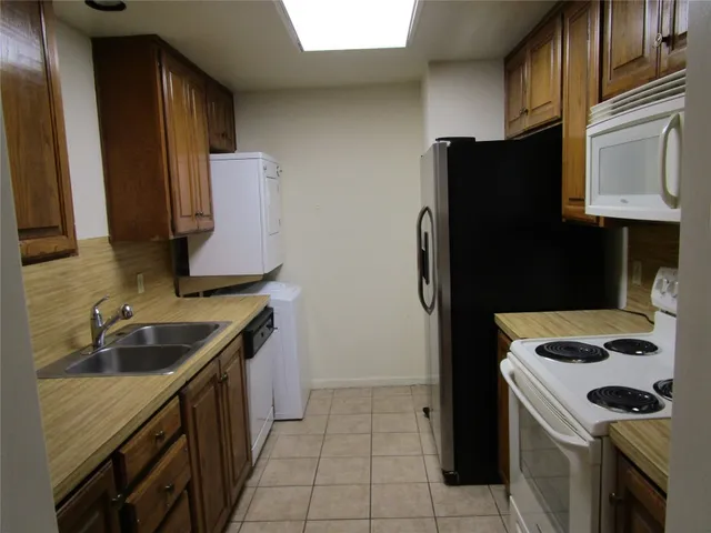 $2,350 | 2529 Rio Grande Street, Unit 84, Austin, TX 78705