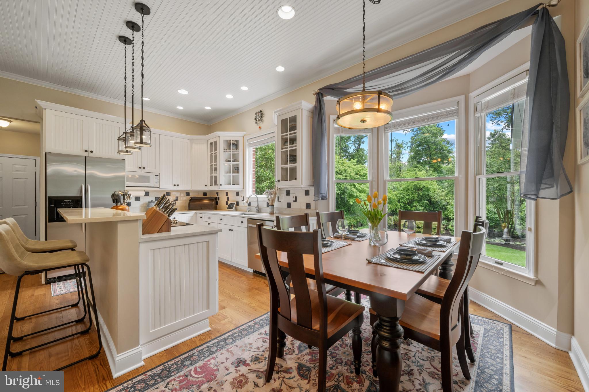 42 Poplar Point Road Edgewater, MD 21037 - Photo 16 of 63 Informal dining at bay window