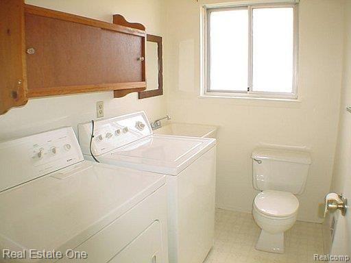 36491 Saxony Road Farmington, MI 48335 - Photo 19 of 25 laundry room