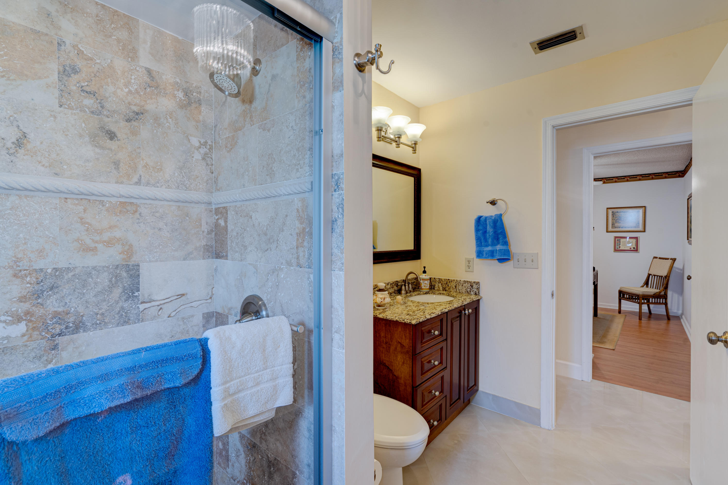 2713 Northwest 29th Avenue Boca Raton, FL 33434 - Photo 20 of 49 GUEST BATH 2