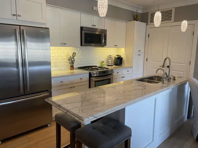 $3,900 | 51 Islington Street, Unit 405, Portsmouth, NH 03801