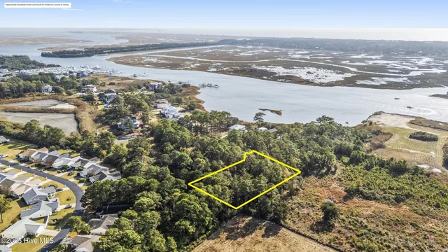 $275,000 | 4002 Barnes Bluff Drive Southeast, Southport, NC 28461