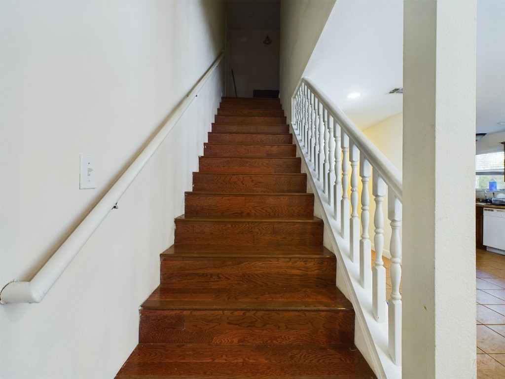 500 East 48th Street, Unit B Austin, TX 78751 - Photo 2 of 32 a view of entryway