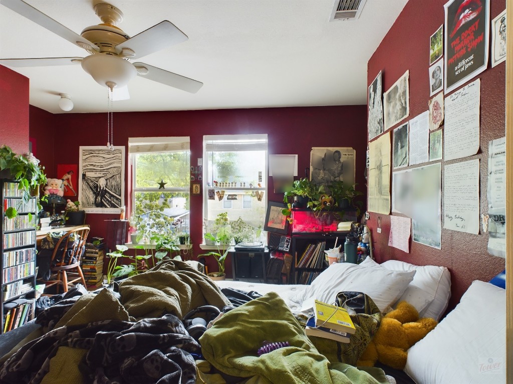 500 East 48th Street, Unit B Austin, TX 78751 - Photo 23 of 32 a room with furniture and a large window
