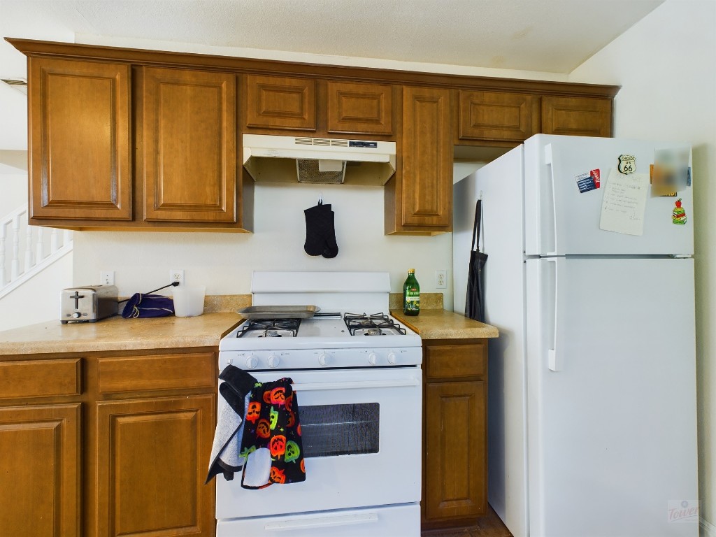 500 East 48th Street, Unit B Austin, TX 78751 - Photo 7 of 32 a utility room with dryer and washer