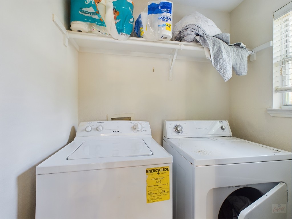 500 East 48th Street, Unit B Austin, TX 78751 - Photo 9 of 32 a utility room with dryer and washer