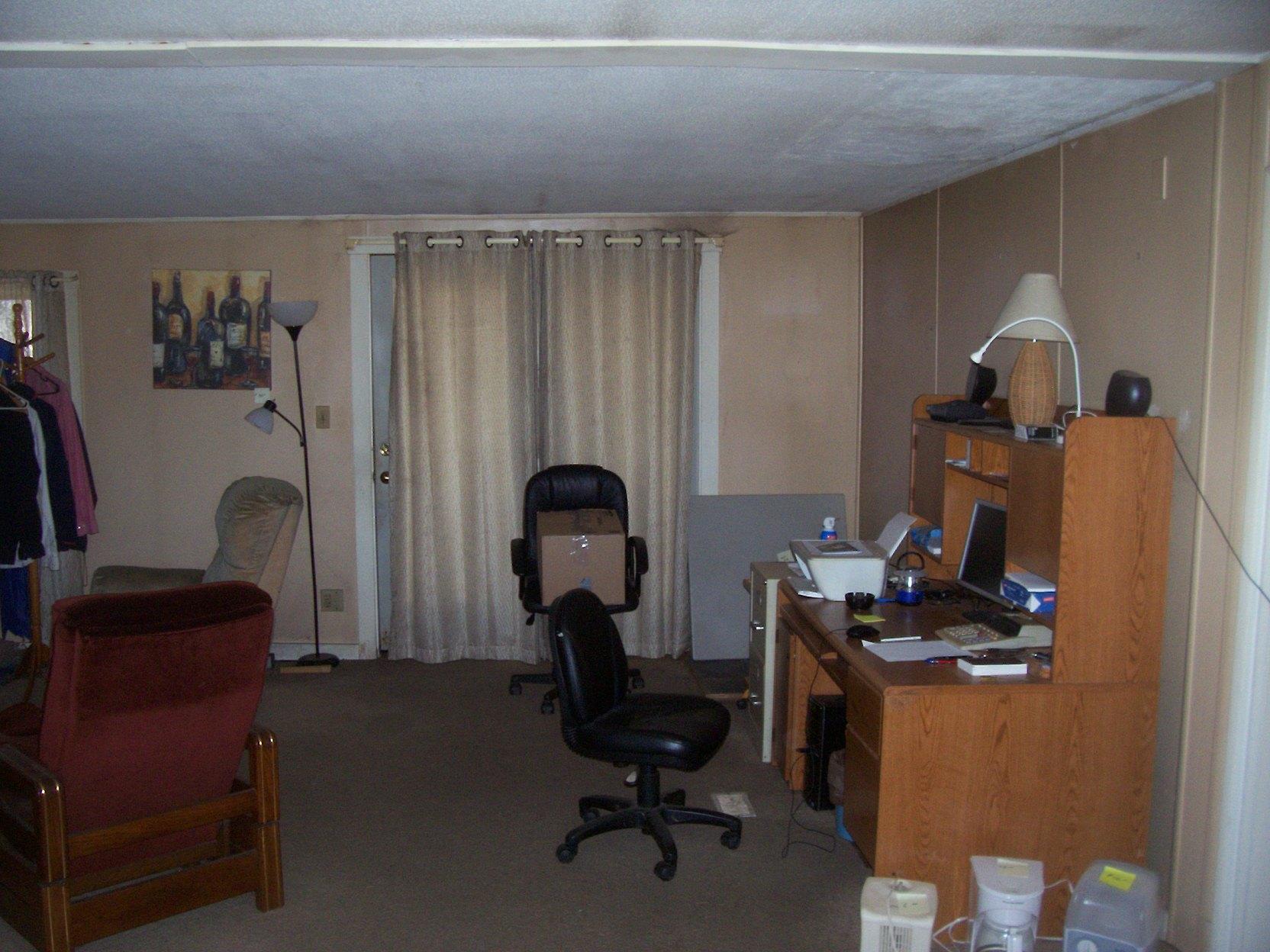 792 Wiscasset Road Boothbay, ME 04537 - Photo 8 of 15 Living room 2