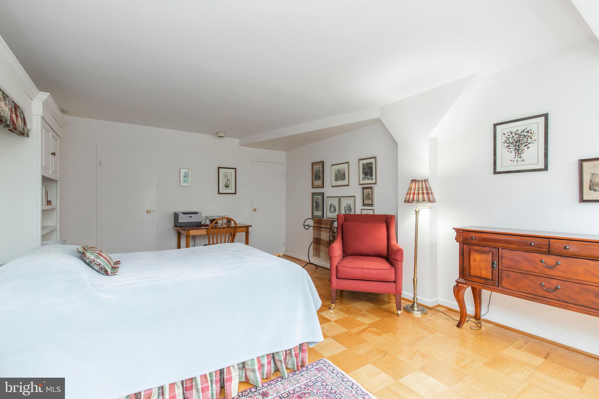 1810 Rittenhouse Square, Unit 301 Philadelphia, PA 19103 - Photo 17 of 28
