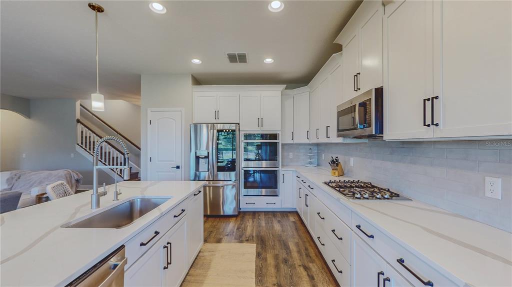 10802 Rolling Moss Road Tampa, FL 33647 - Photo 5 of 26