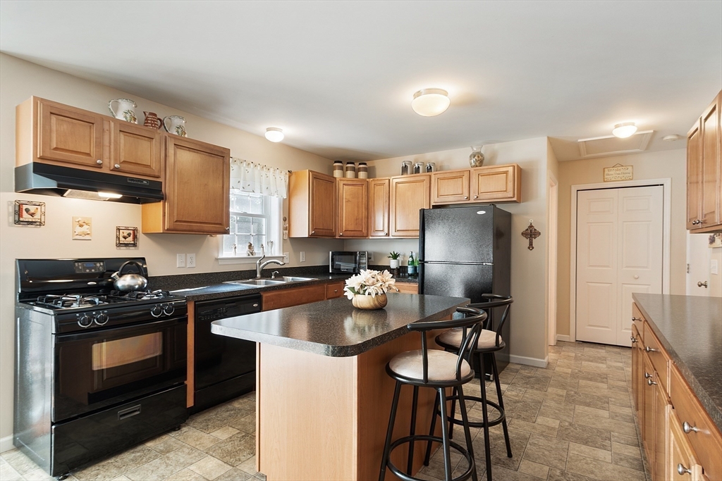27 Hardwick Road Natick, MA 01760 - Photo 13 of 41 Gallery Image 13
