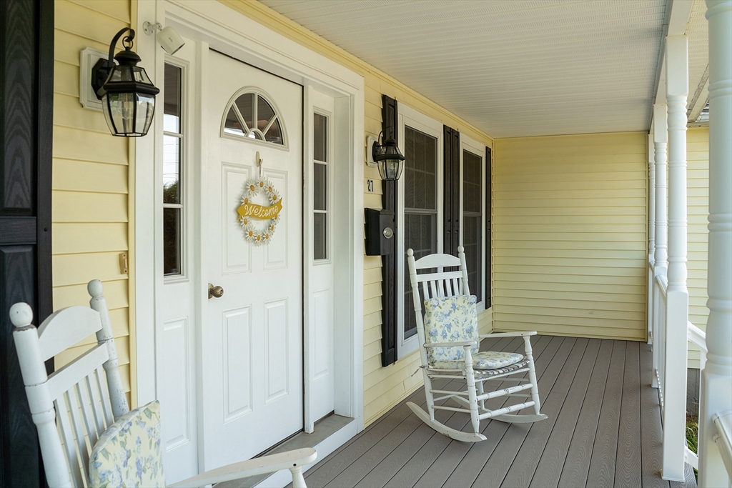 27 Hardwick Road Natick, MA 01760 - Photo 4 of 41 Gallery Image 4