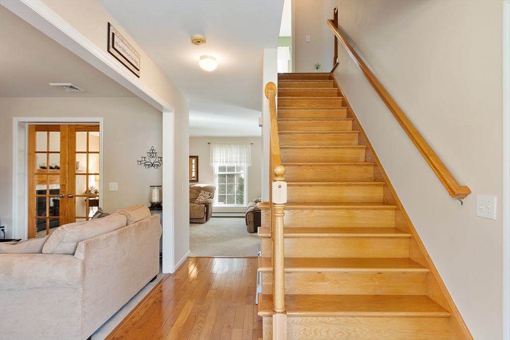 27 Hardwick Road Natick, MA 01760 - Photo 5 of 41 Gallery Image 5