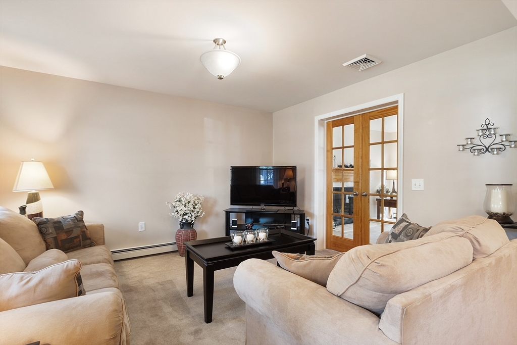 27 Hardwick Road Natick, MA 01760 - Photo 8 of 41 Gallery Image 8