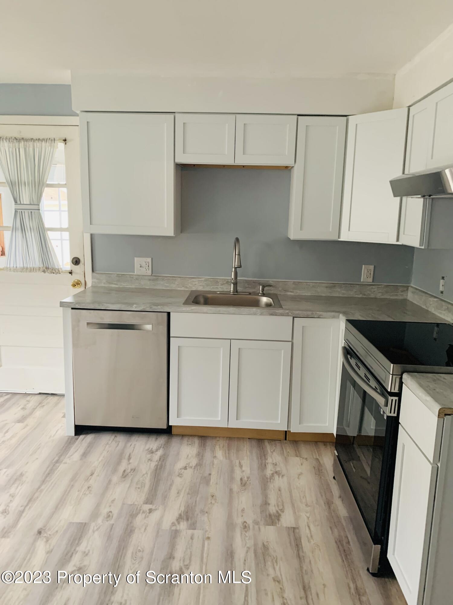 330 Ferdinand Street Scranton, PA 18508 - Photo 6 of 22 Gallery Image 6