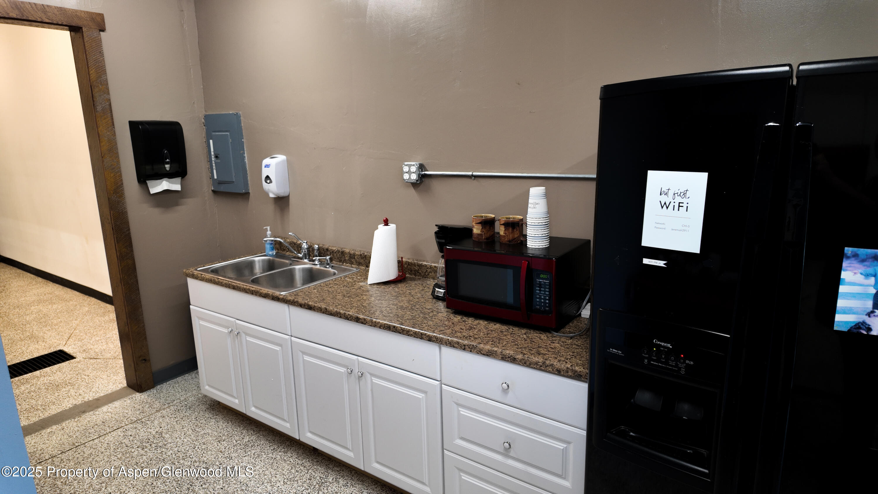 8700 County Road 300 Parachute, CO 81635 - Photo 148 of 201 LYONS OFFICE 002