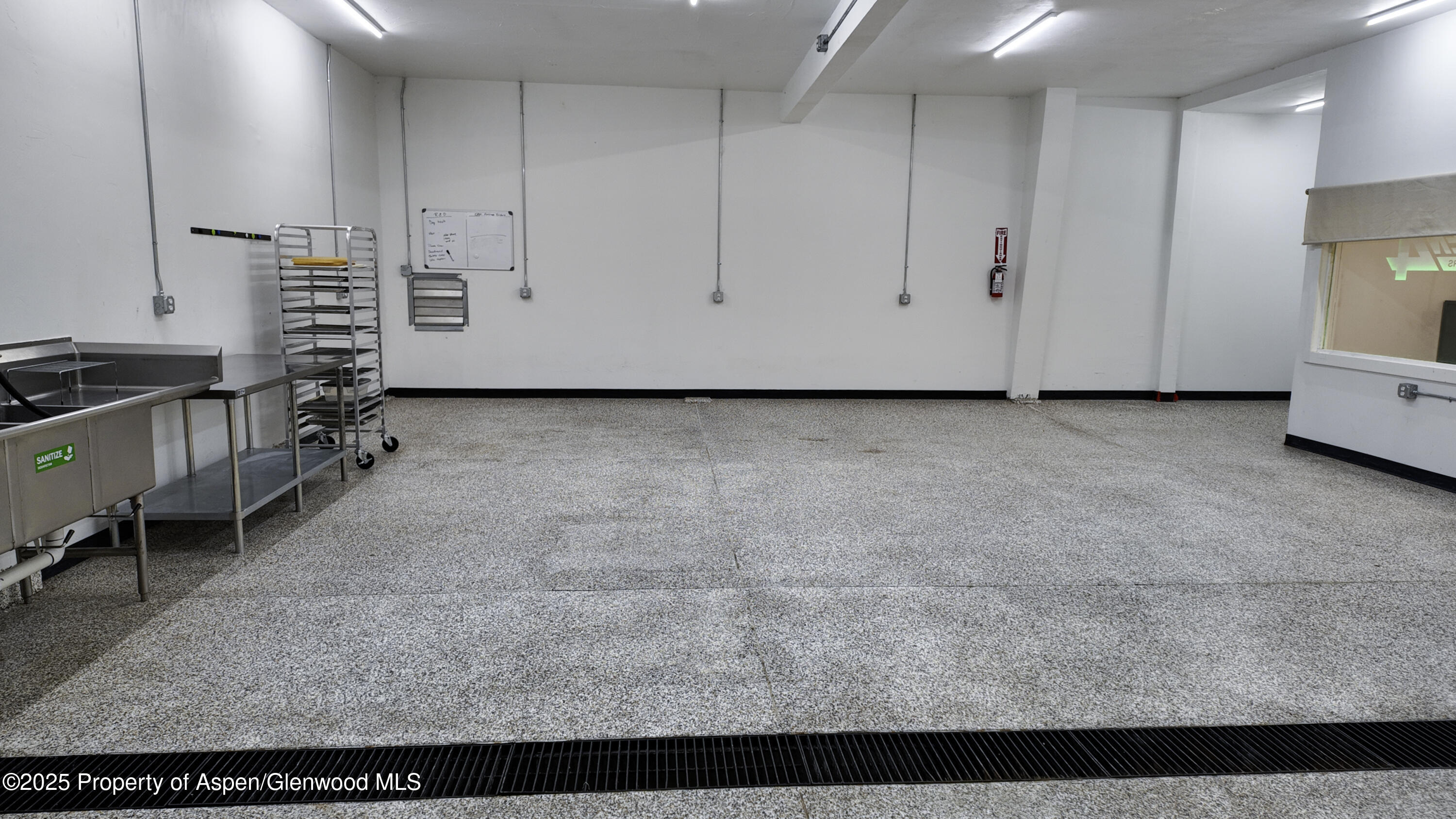 8700 County Road 300 Parachute, CO 81635 - Photo 153 of 201 LYONS OFFICE 007