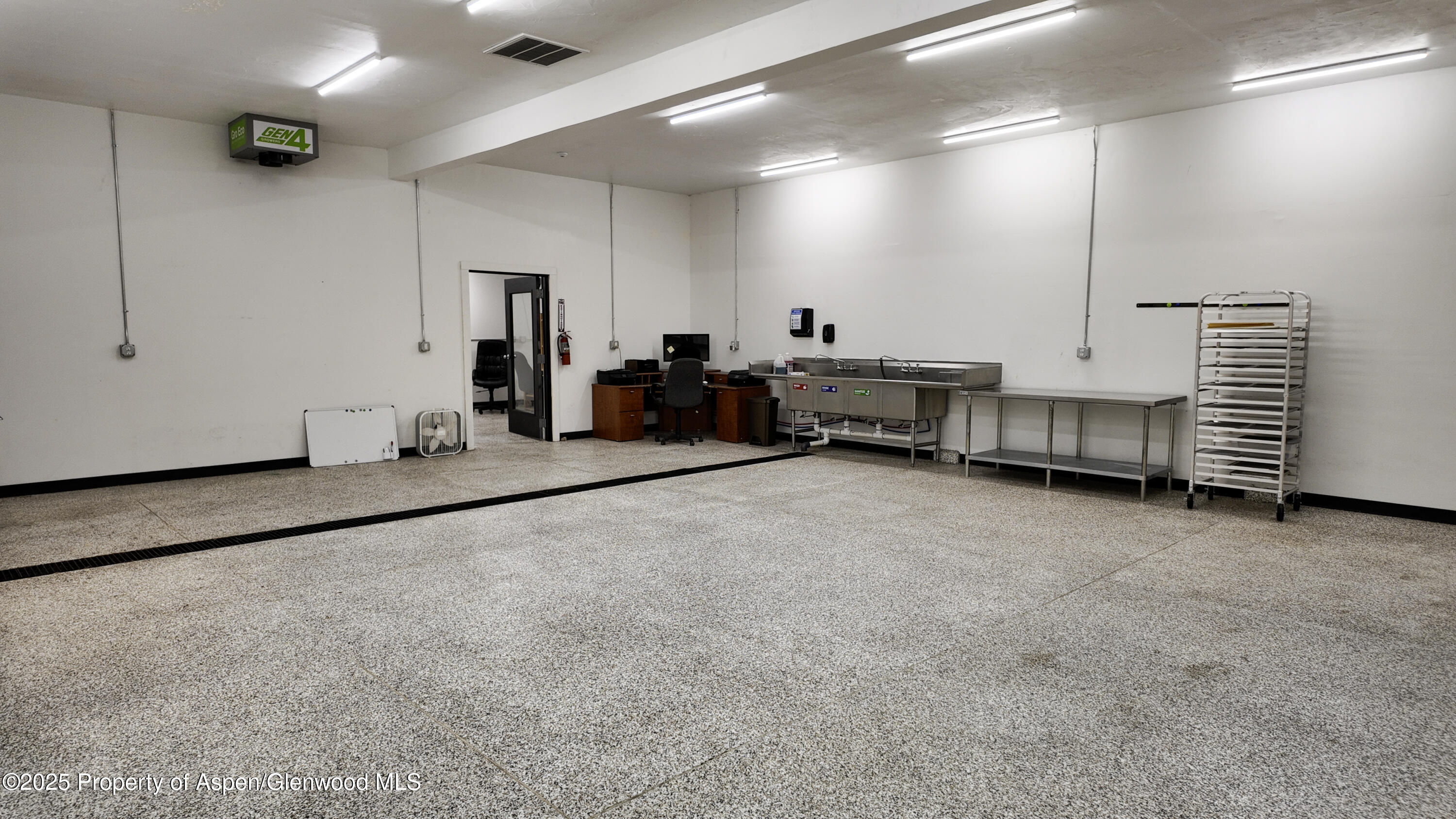 8700 County Road 300 Parachute, CO 81635 - Photo 156 of 201 LYONS OFFICE 010