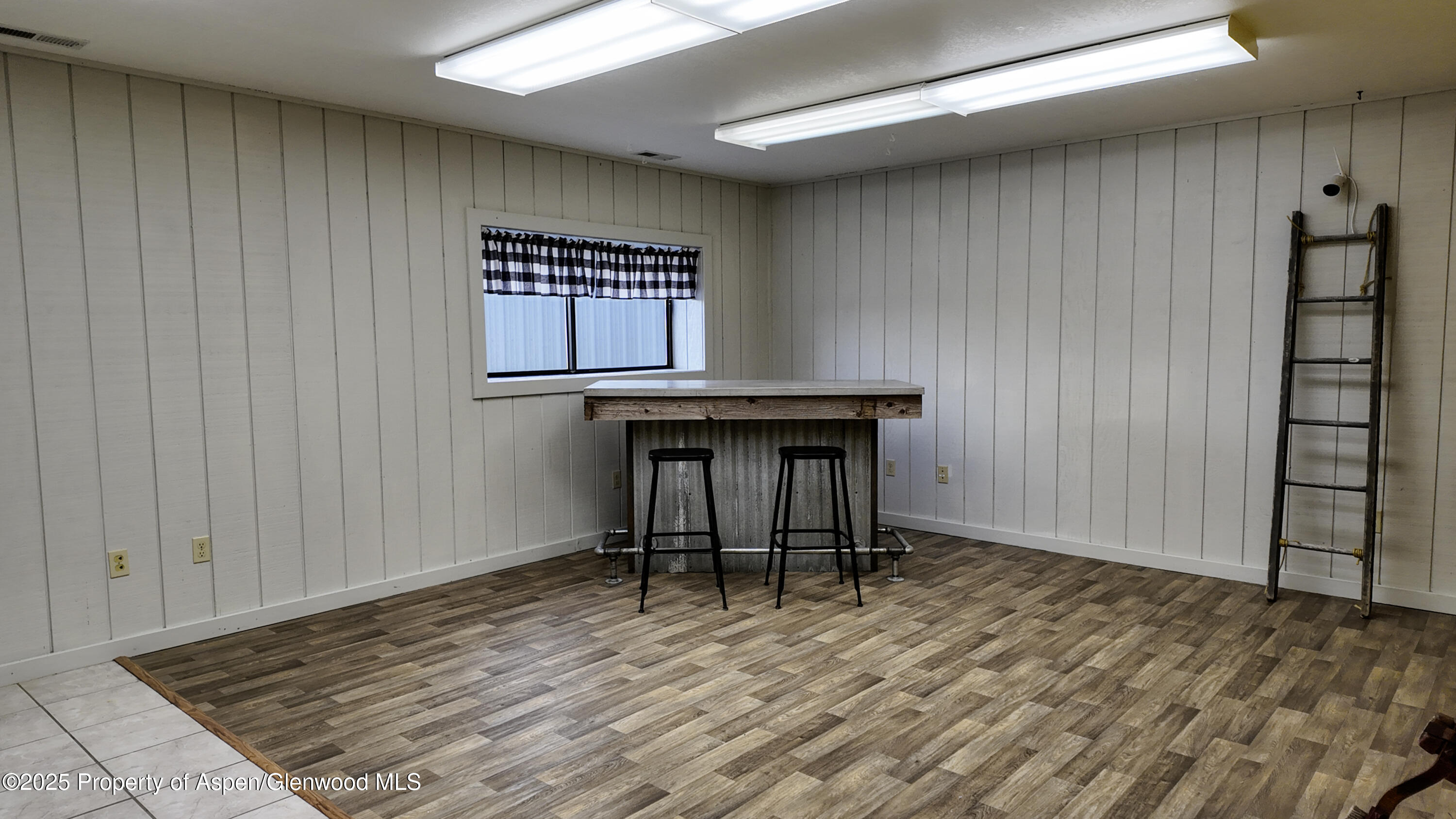 8700 County Road 300 Parachute, CO 81635 - Photo 160 of 201 LYONS OFFICE 014