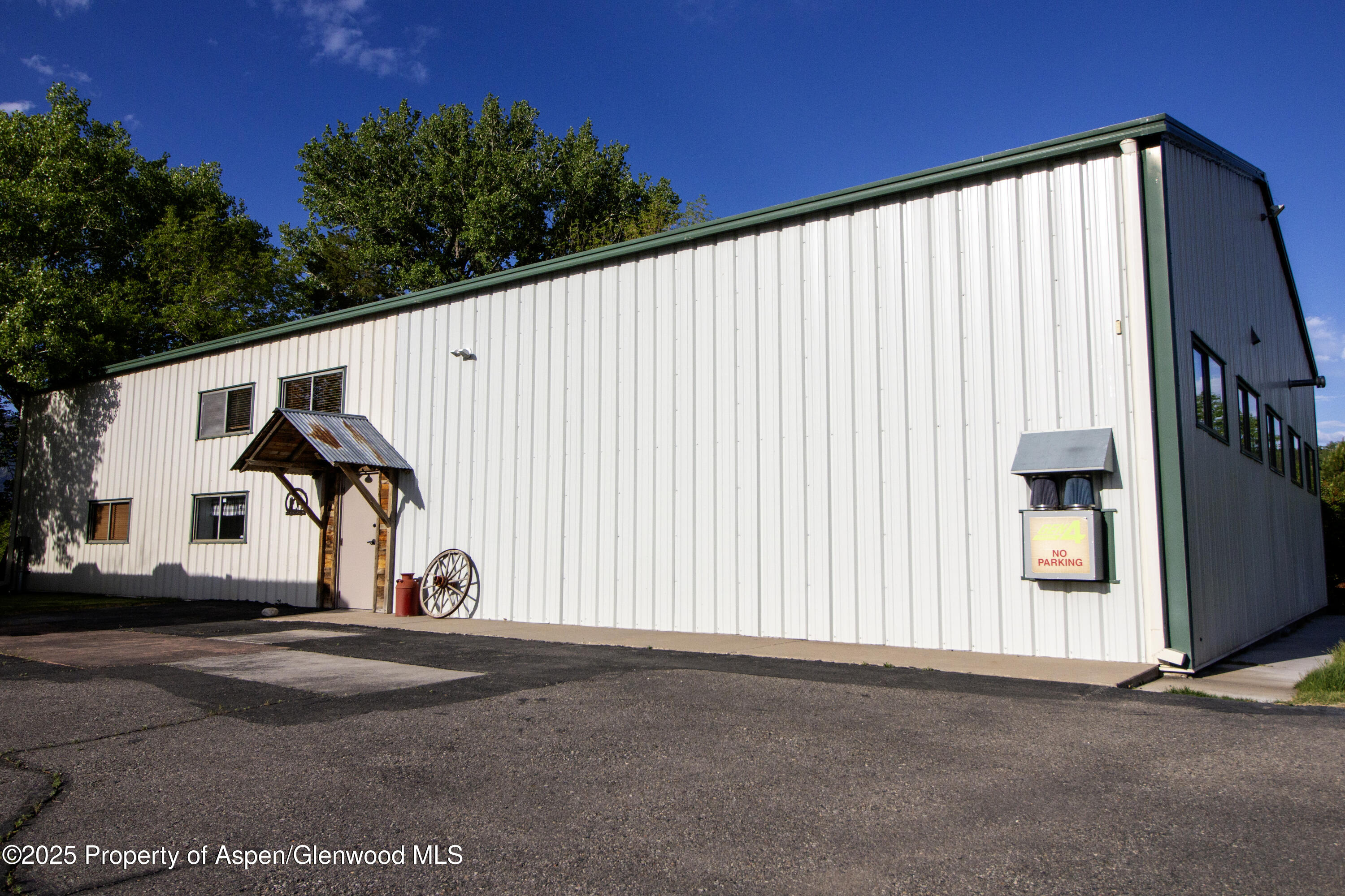 8700 County Road 300 Parachute, CO 81635 - Photo 180 of 201 LYONS OFFICE 035