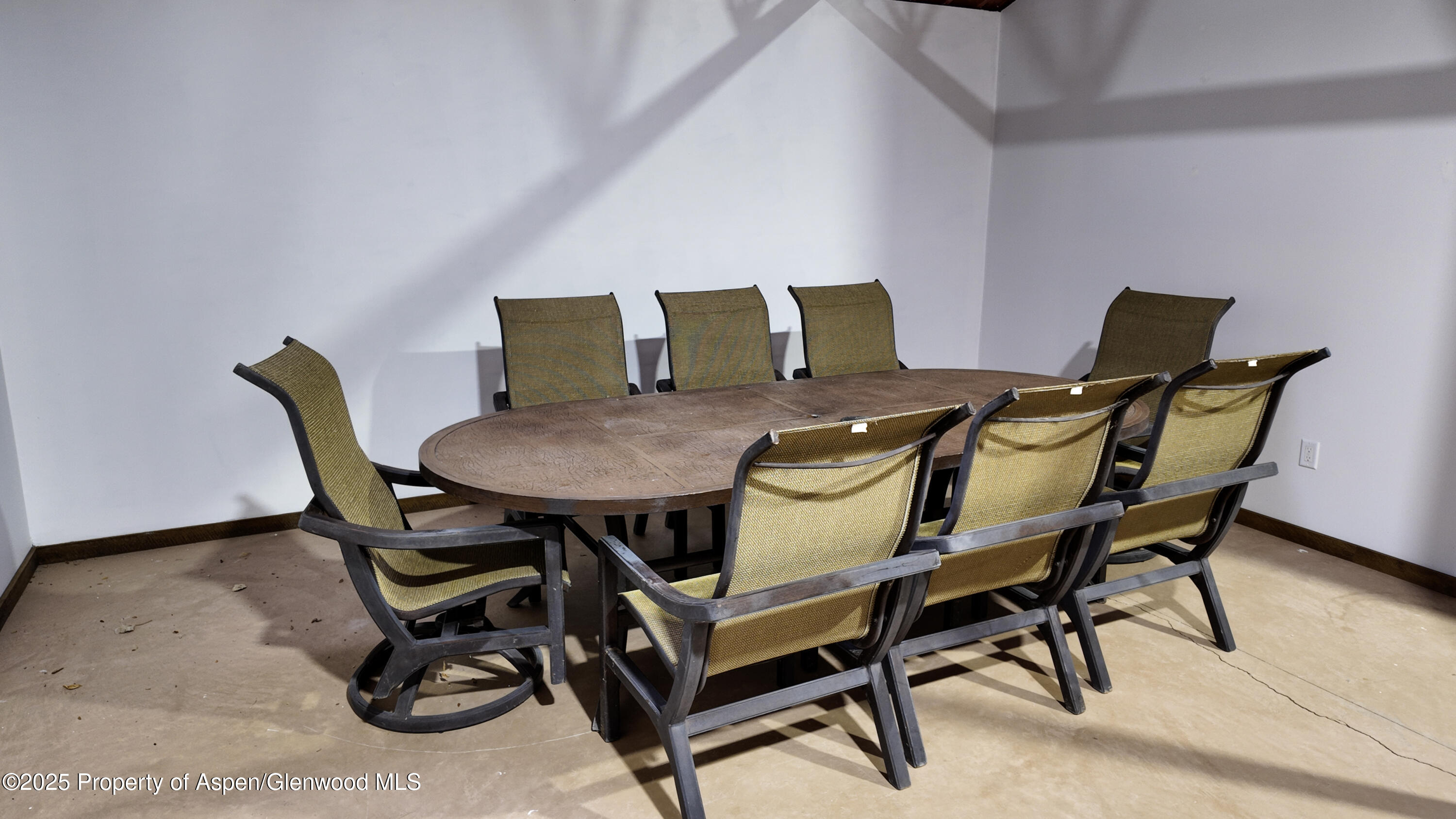 8700 County Road 300 Parachute, CO 81635 - Photo 186 of 201 a view of a dining room with furniture and a rug