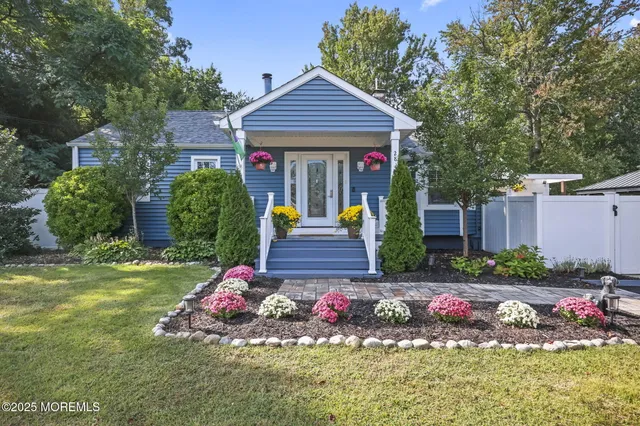 $710,000 | 28 Park Avenue, Belford, NJ 07718