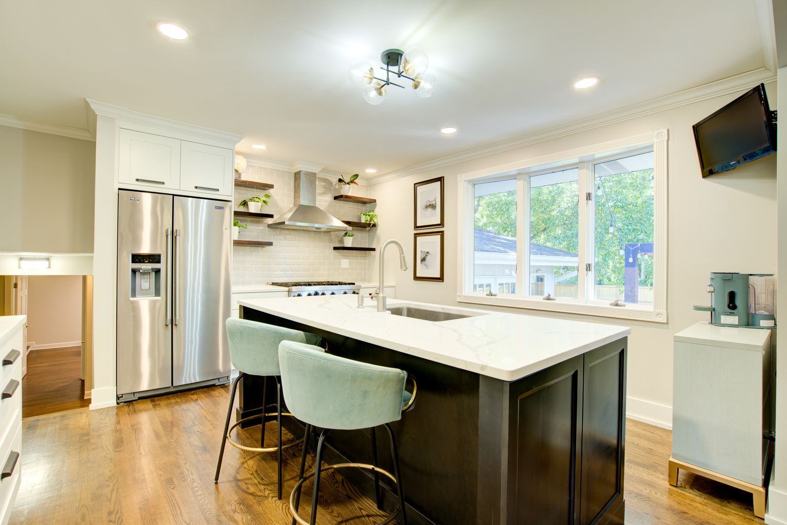 212 Richard Road Naperville, IL 60540 - Photo 7 of 45 Gallery Image 7