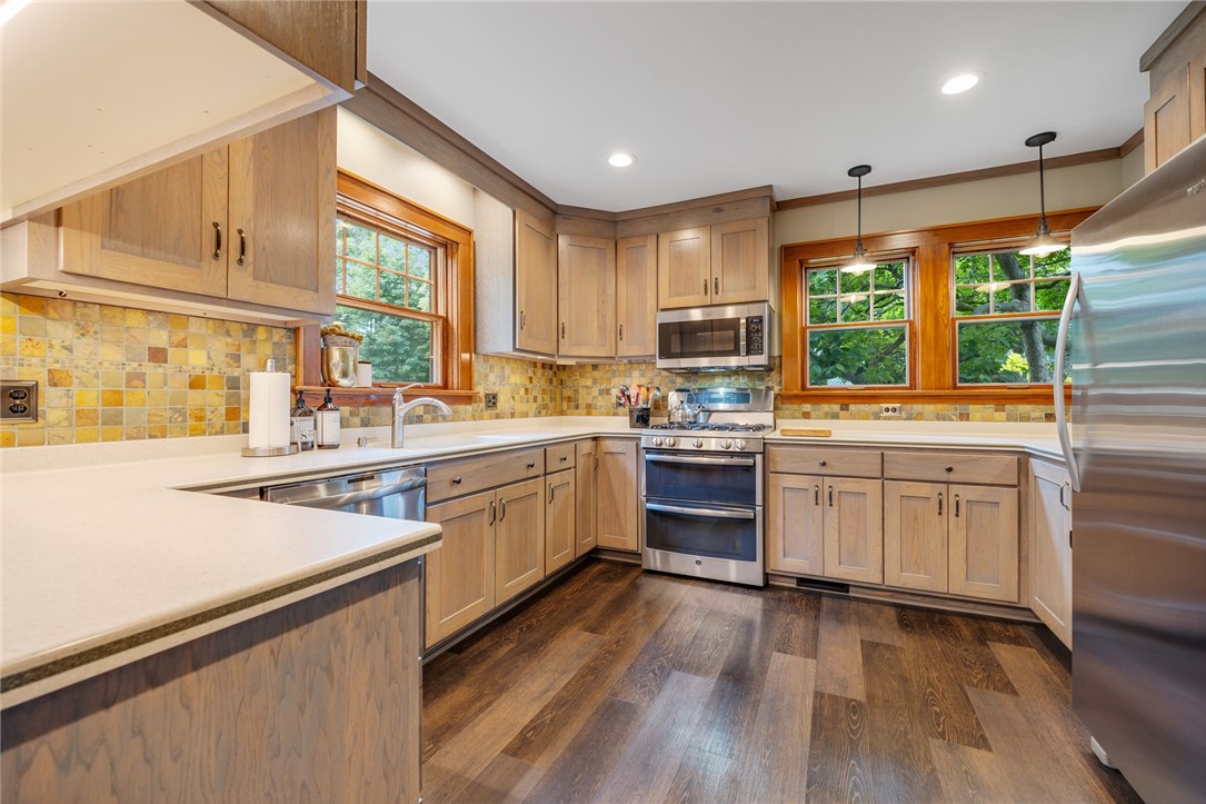 489 Helendale Road Irondequoit, NY 14609 - Photo 28 of 50