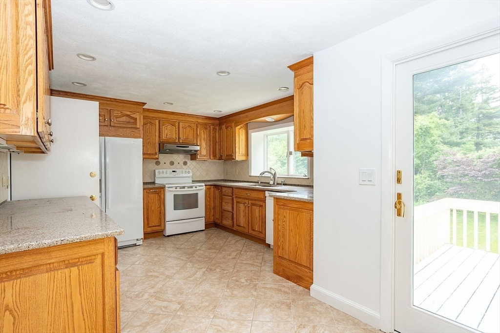 16 Westwood Road Lexington, MA 02420 - Photo 4 of 22 Gallery Image 4