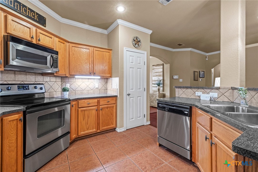 304 Sundance Drive Temple, TX 76502 - Photo 9 of 34