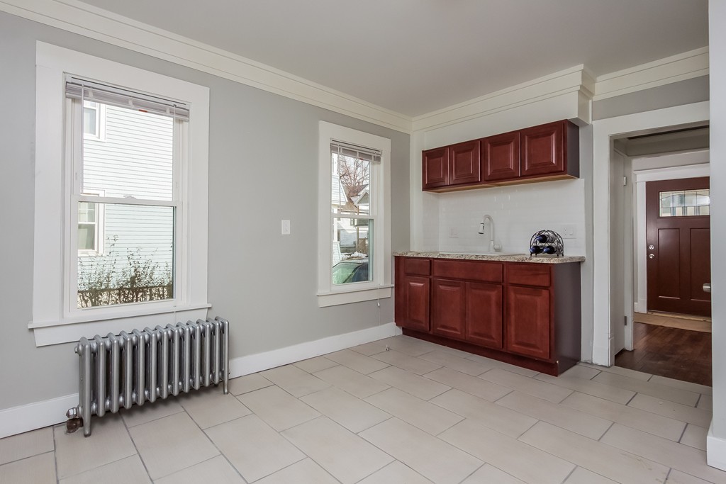 76 Clayton Street Springfield, MA 01107 - Photo 12 of 29 Gallery Image 12