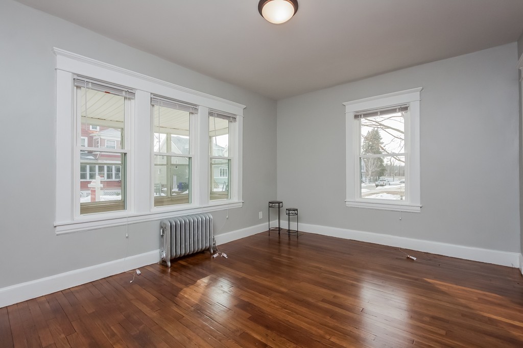 76 Clayton Street Springfield, MA 01107 - Photo 8 of 29 Gallery Image 8