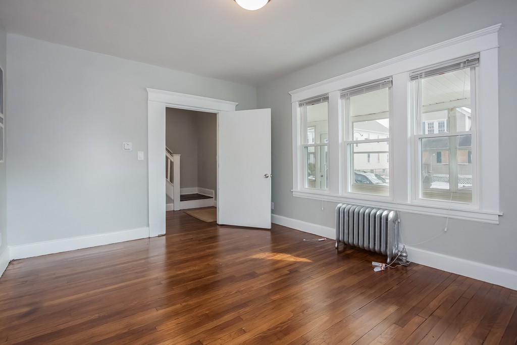 76 Clayton Street Springfield, MA 01107 - Photo 9 of 29 Gallery Image 9