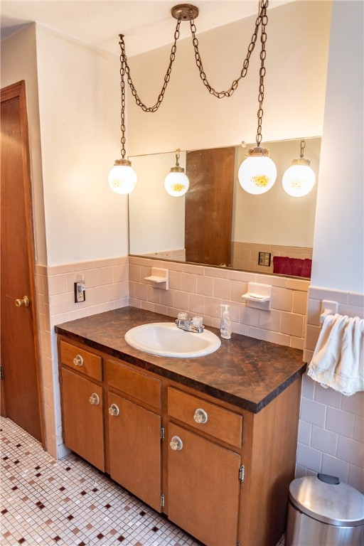 33 Loomis Street Cranston, RI 02920 - Photo 12 of 20