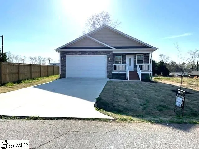 $284,900 | 108 Longshore Drive, Belton, SC 29627